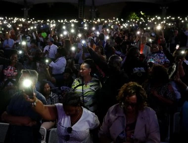 Το μεγαλοπρεπές τελευταίο αντίο στην Αρίθα Φράνκλιν (φώτο-βίντεο)